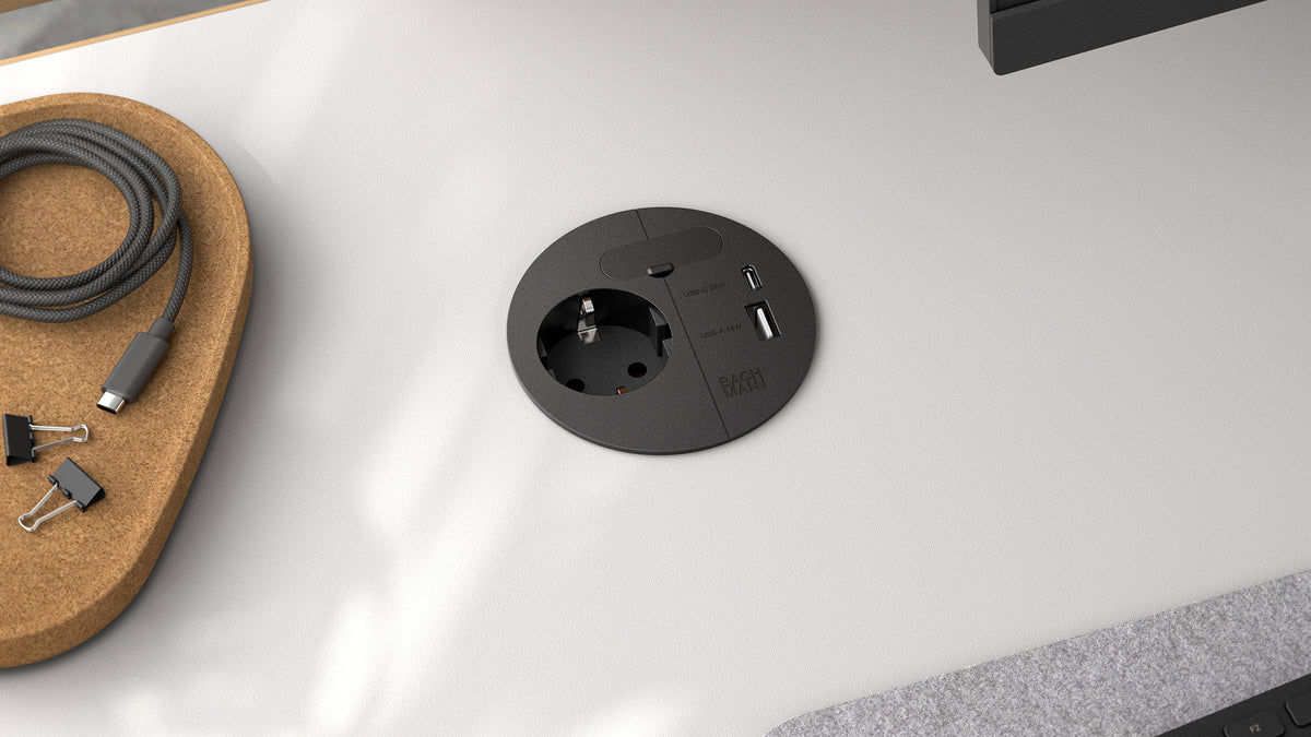 LOOP in Charge in einer Tischplatte eingebaut